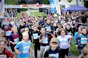 Det var deltagarrekord och det var mnga barn som sprang Bostadsbolaget Lilla Stadsparksloppet i r. Foto: Elin Elderud