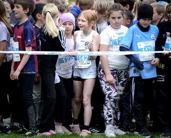 Emilia Forss r taggad p start i barnloppet och sprang in p elfte plats. Foto: Elin Elderud