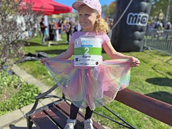 Sigrid Nilsson m� vara bara fem �r men hon startade f�rsta g�ngen som tre�ring i Mj�lby stadslopp. Foto: Sara Anderberg