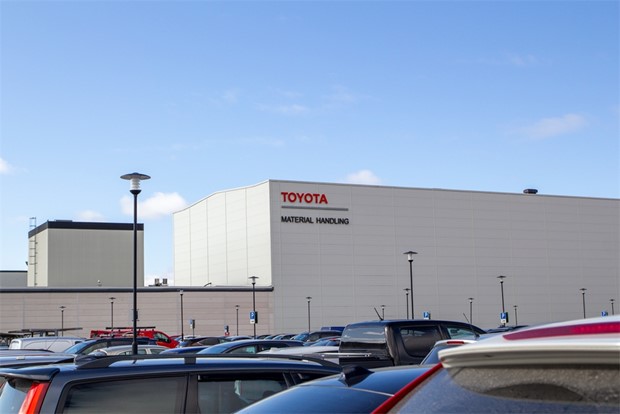 950 permitteras fr�n Toyota i Mj�lby