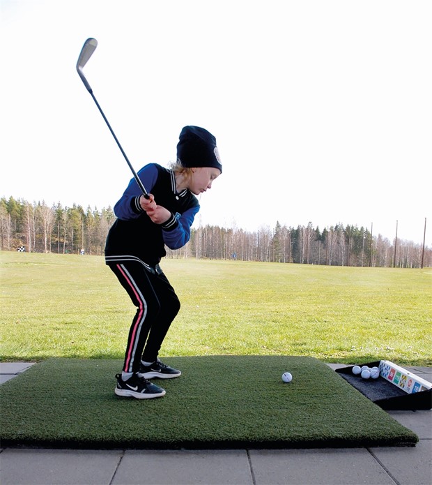 Den coronavnliga golfen drar igng