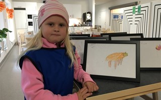 Barnen delaktiga i f�rskolan M�ndalens nya konstverk