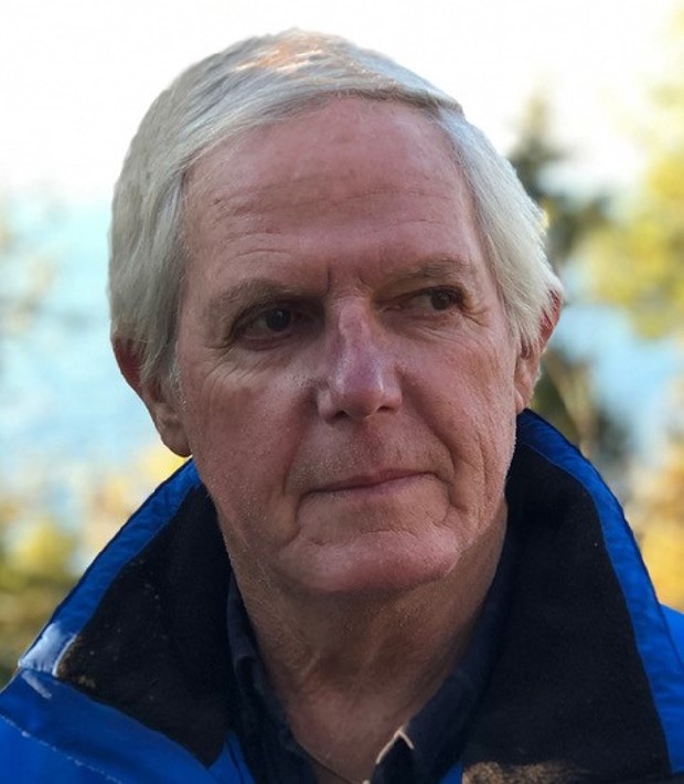 Hans har tecknat alla hamnarna runt Vttern