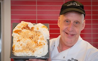 Håkan är nyfiken i en strut