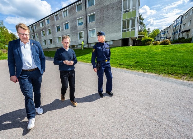 Ett lfte om trygghet till invnarna