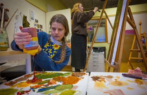 Lunnevad f�rbereder en bred palettet med verk till utst�llningen 