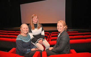 Vi hller filmen levande