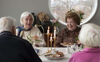 Fikastunden minskar ensamheten