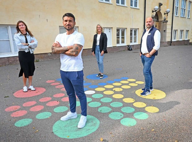 De skapar en brygga mellan skola och frldrar