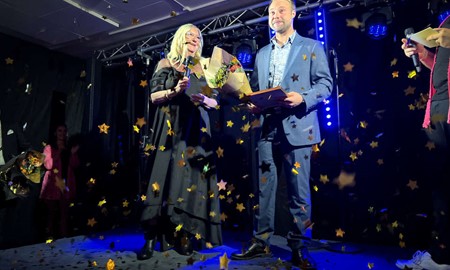 Galan glimrade i guldregn