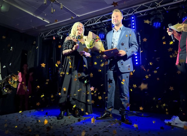 Galan glimrade i guldregn